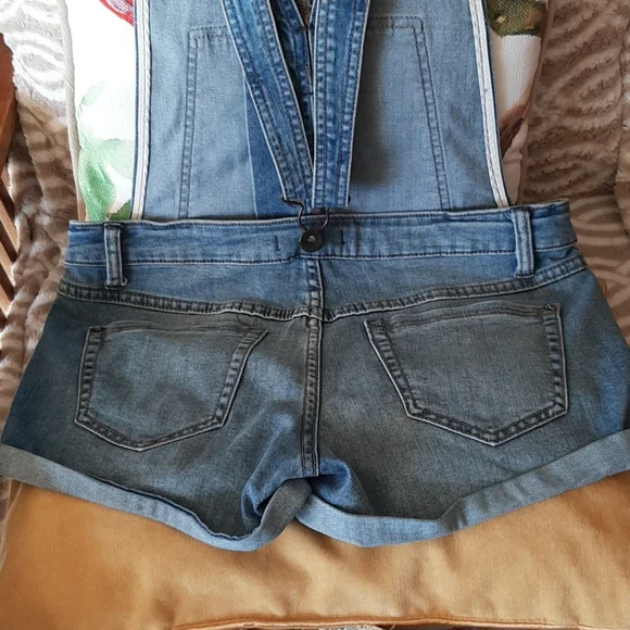 Free people overall short. - Picture 3 of 5
